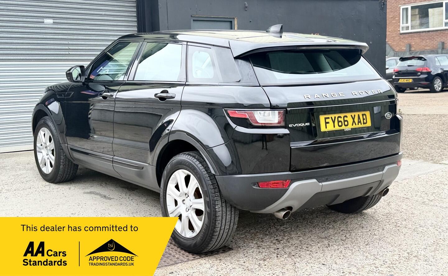 Land Rover Range Rover Evoque Right Side